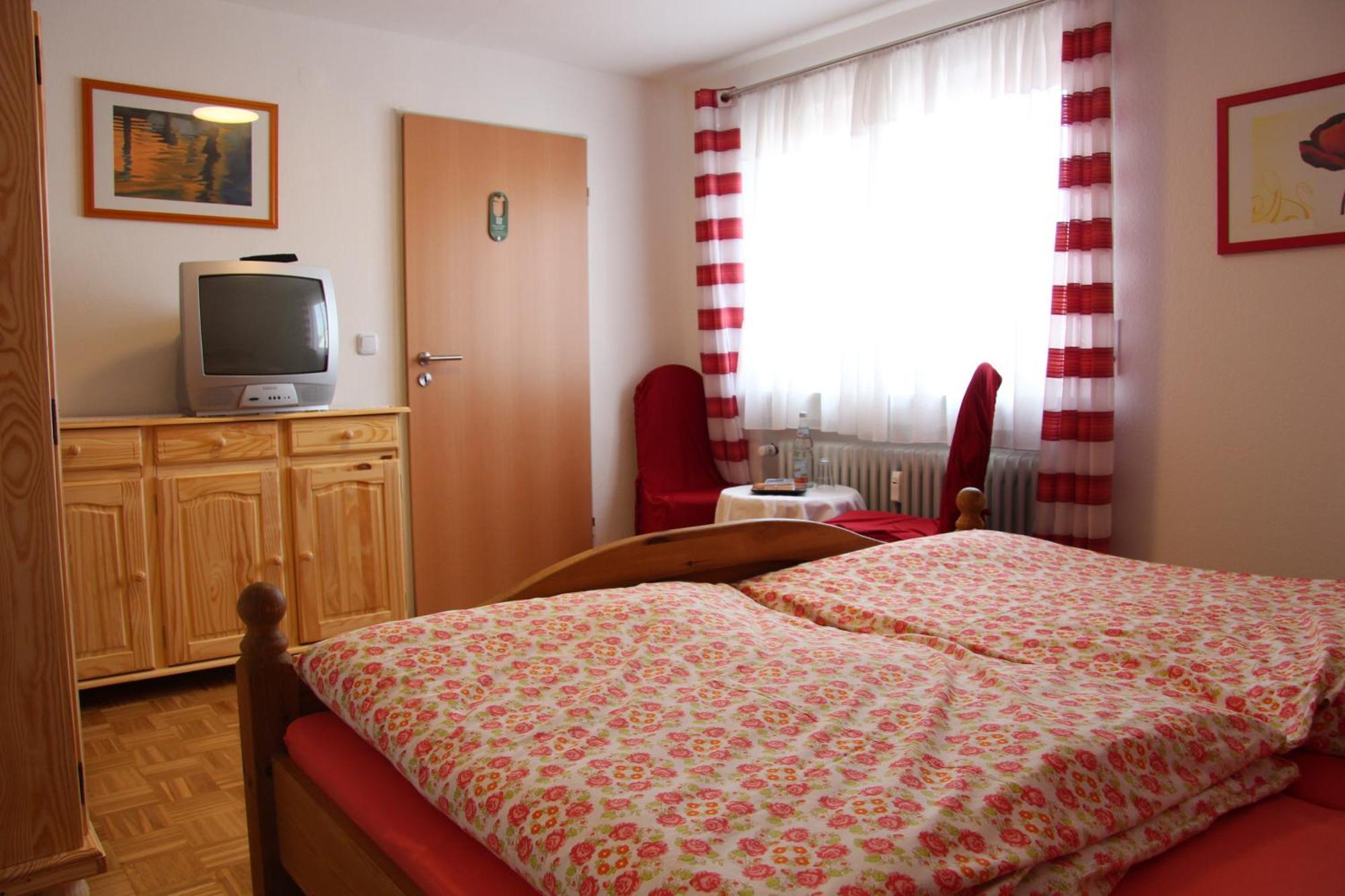 Hotel Am Schloss Neuenstein Bilik gambar