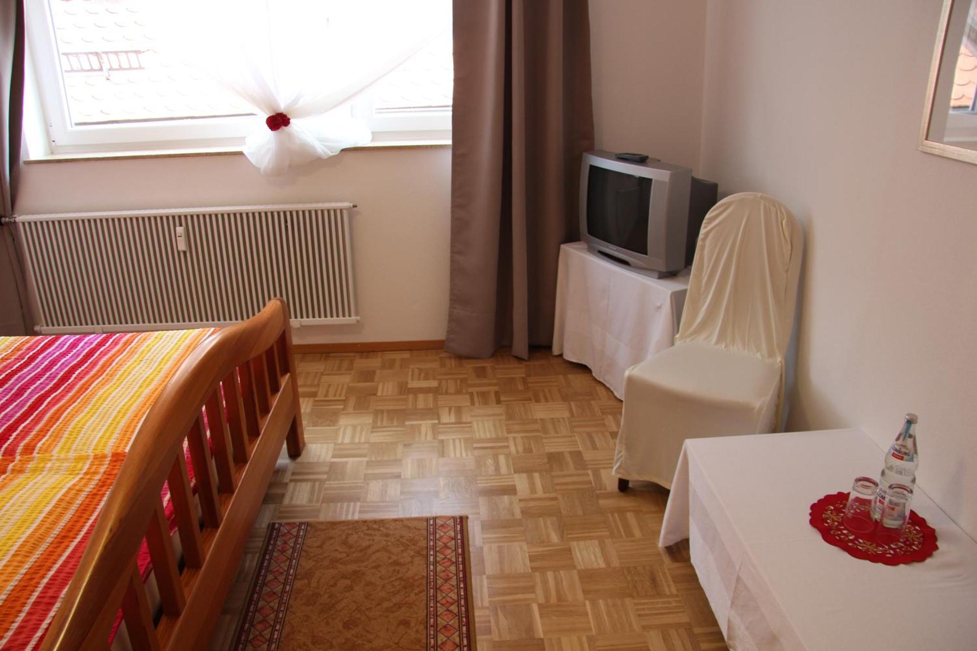 Hotel Am Schloss Neuenstein Bilik gambar