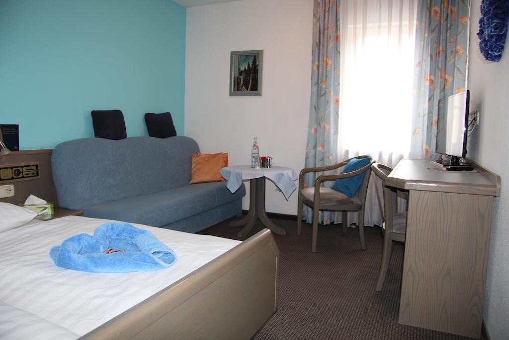 Hotel Am Schloss Neuenstein Bilik gambar